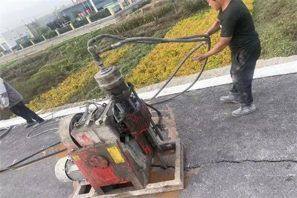 齐齐哈尔马路面下沉注浆加固